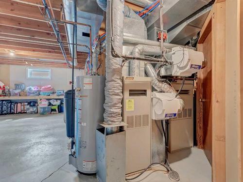 4 Taylor Court Se, Medicine Hat, AB - Indoor Photo Showing Basement