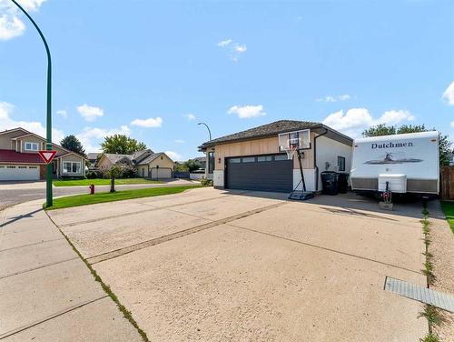 4 Taylor Court Se, Medicine Hat, AB - Outdoor