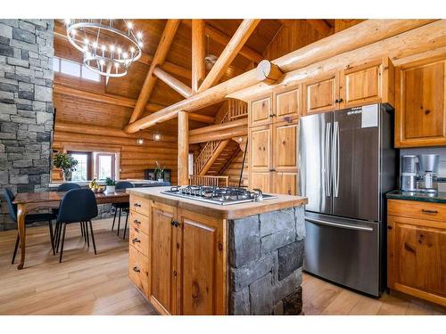 26 Pioneer Crescent Ne, Medicine Hat, AB - Indoor Photo Showing Kitchen