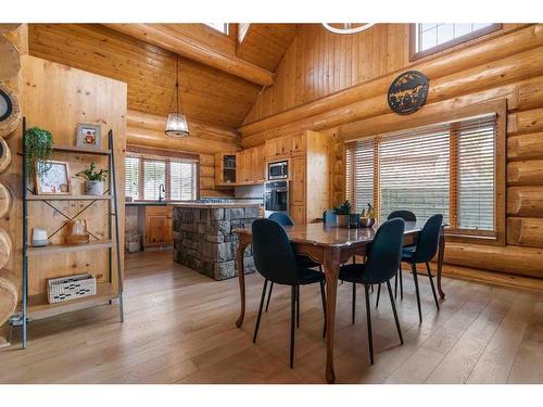 26 Pioneer Crescent Ne, Medicine Hat, AB - Indoor Photo Showing Dining Room