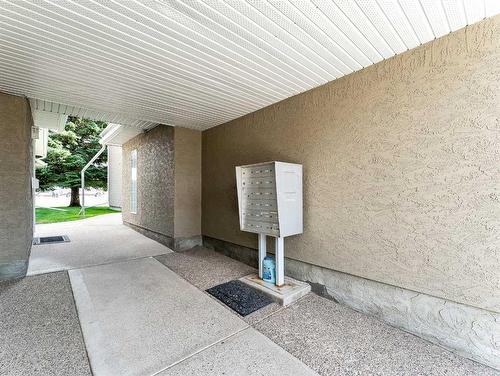 201-221 Cameron Road Se, Medicine Hat, AB - Outdoor With Exterior