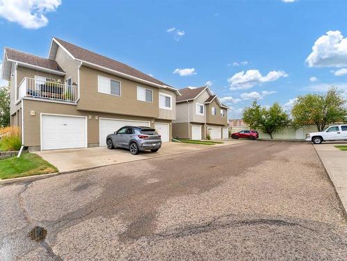 201-221 Cameron Road Se, Medicine Hat, AB - Outdoor