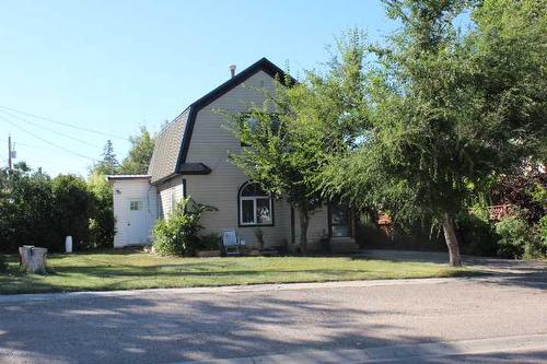 309 Centre Street North, Bow Island, AB - Outdoor