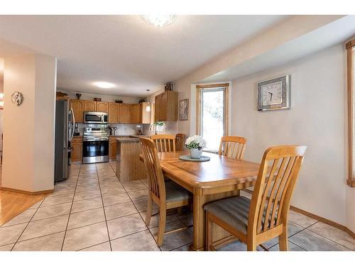 26 Park Meadows Lane Se, Medicine Hat, AB - Indoor Photo Showing Dining Room