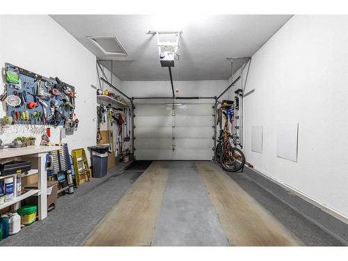 26 Park Meadows Lane Se, Medicine Hat, AB - Indoor Photo Showing Garage