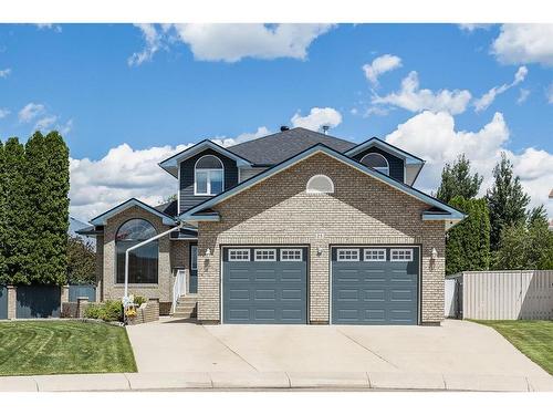 23 Taylor Close Se, Medicine Hat, AB - Outdoor With Facade