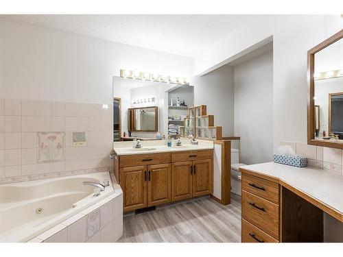 23 Taylor Close Se, Medicine Hat, AB - Indoor Photo Showing Bathroom