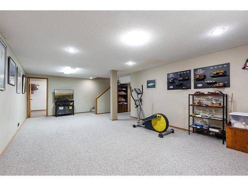 23 Taylor Close Se, Medicine Hat, AB - Indoor Photo Showing Other Room