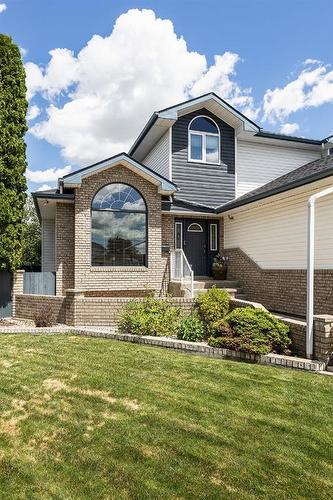 23 Taylor Close Se, Medicine Hat, AB - Outdoor