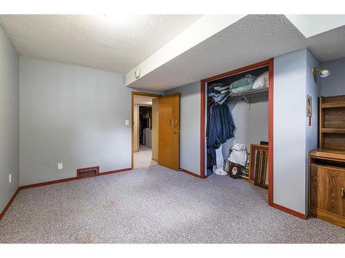 23 Taylor Close Se, Medicine Hat, AB - Indoor Photo Showing Other Room