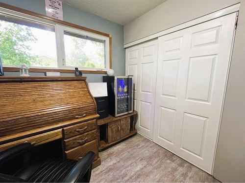 230 8 Avenue East, Bow Island, AB - Indoor Photo Showing Other Room