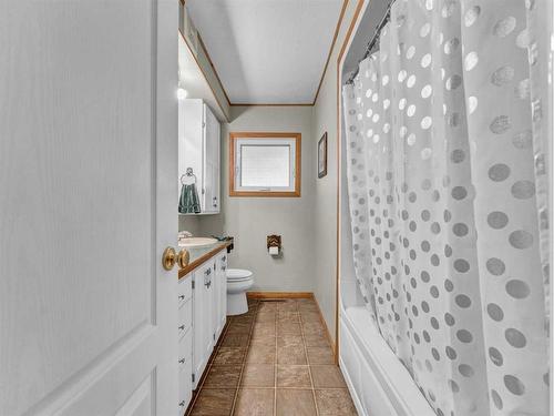 7306 Highway 523, Rural Cypress County, AB - Indoor Photo Showing Bathroom