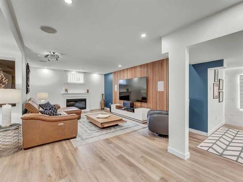 90 Taylor Crescent Se, Medicine Hat, AB - Indoor Photo Showing Living Room With Fireplace