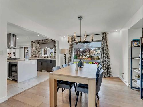 90 Taylor Crescent Se, Medicine Hat, AB - Indoor Photo Showing Dining Room