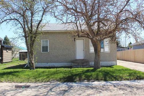 137 8 Avenue West, Bow Island, AB - Outdoor