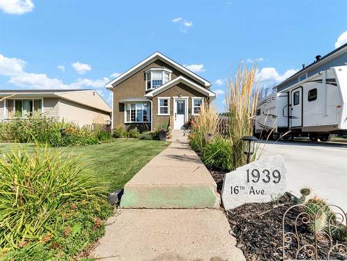 1939 16 Avenue Se, Medicine Hat, AB - Outdoor With Facade