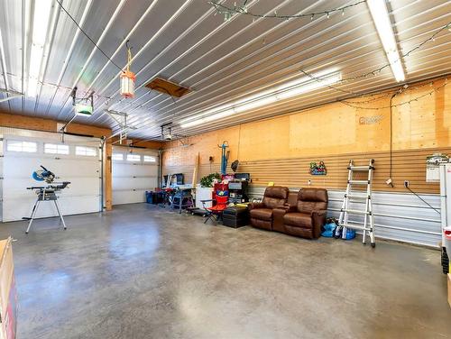 1939 16 Avenue Se, Medicine Hat, AB - Indoor Photo Showing Garage