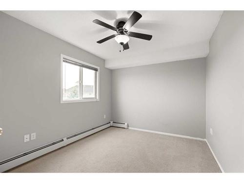 302-1632 Saamis Drive Nw, Medicine Hat, AB - Indoor Photo Showing Other Room