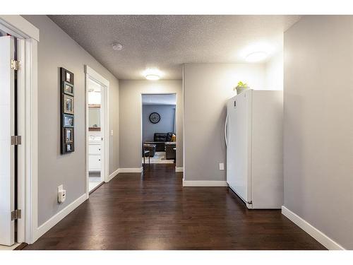 15 Ross View Close Se, Medicine Hat, AB - Indoor Photo Showing Other Room