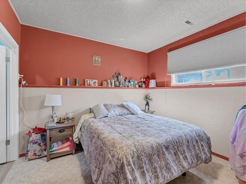 759 17 Street Ne, Medicine Hat, AB - Indoor Photo Showing Bedroom