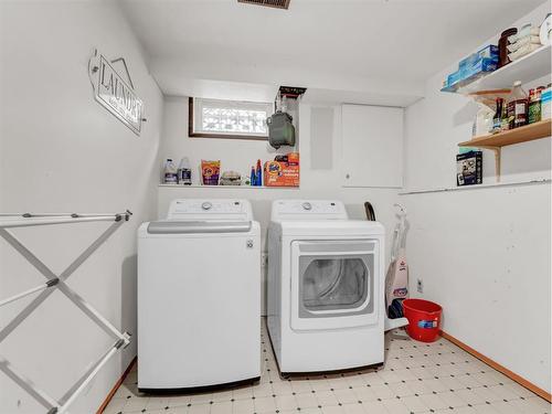 759 17 Street Ne, Medicine Hat, AB - Indoor Photo Showing Laundry Room