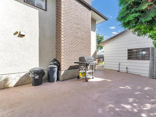 759 17 Street Ne, Medicine Hat, AB - Outdoor With Exterior