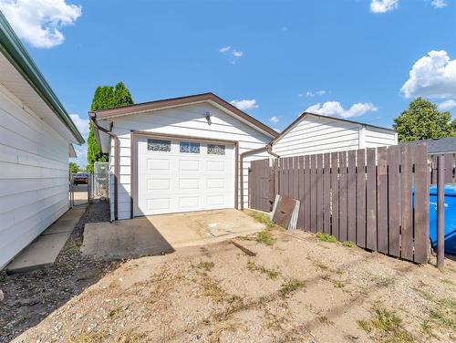 759 17 Street Ne, Medicine Hat, AB - Outdoor With Exterior