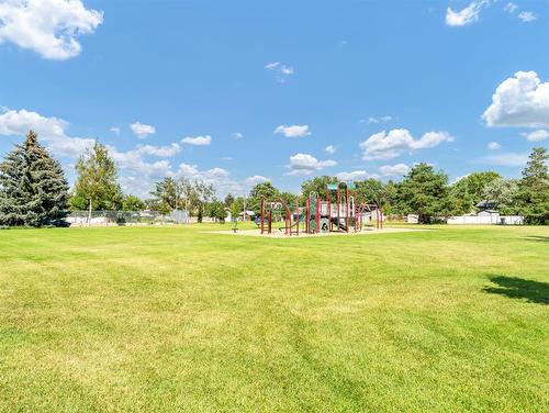 759 17 Street Ne, Medicine Hat, AB - Outdoor With View