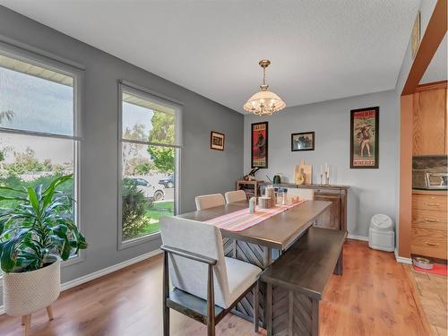 759 17 Street Ne, Medicine Hat, AB - Indoor Photo Showing Dining Room