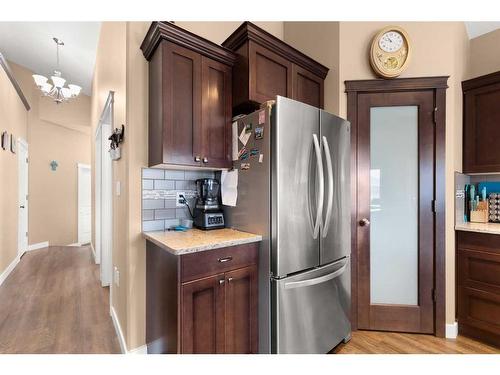 930 Manor Place Se, Redcliff, AB - Indoor Photo Showing Kitchen