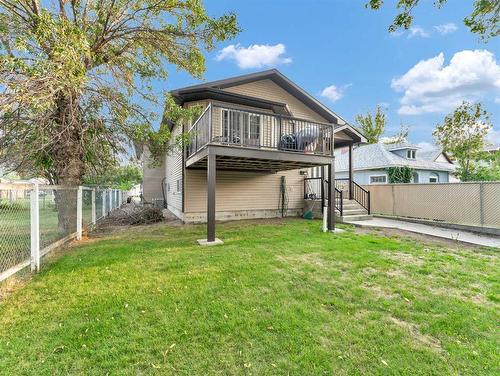 1-943 Ross Street Se, Medicine Hat, AB - Outdoor With Deck Patio Veranda