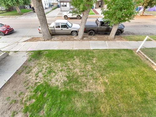 1-943 Ross Street Se, Medicine Hat, AB - Outdoor