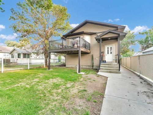 1-943 Ross Street Se, Medicine Hat, AB - Outdoor With Deck Patio Veranda