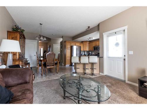 111 Northlands Way Ne, Medicine Hat, AB - Indoor Photo Showing Living Room