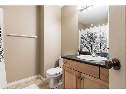 111 Northlands Way Ne, Medicine Hat, AB - Indoor Photo Showing Bathroom