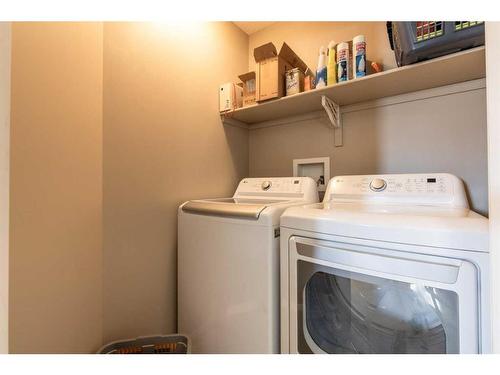 111 Northlands Way Ne, Medicine Hat, AB - Indoor Photo Showing Laundry Room