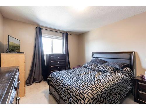 111 Northlands Way Ne, Medicine Hat, AB - Indoor Photo Showing Bedroom