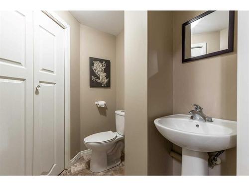 111 Northlands Way Ne, Medicine Hat, AB - Indoor Photo Showing Bathroom