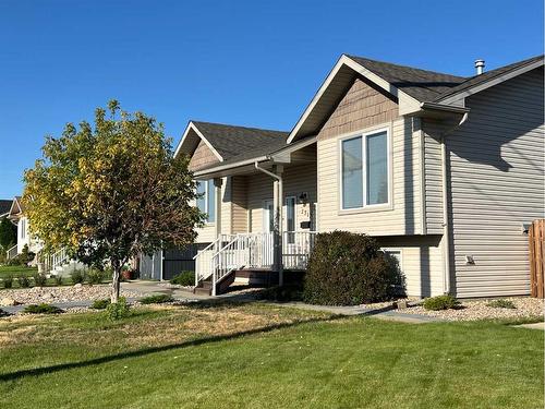 2317 11 Avenue Ne, Medicine Hat, AB - Outdoor