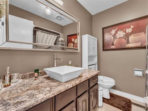 232 Ross Glen Road Se, Medicine Hat, AB - Indoor Photo Showing Bathroom