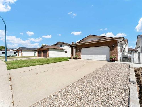 232 Ross Glen Road Se, Medicine Hat, AB - Outdoor