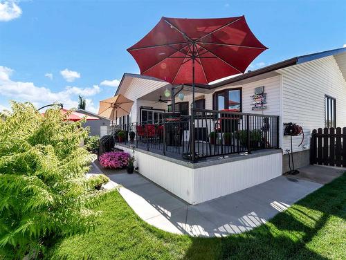 232 Ross Glen Road Se, Medicine Hat, AB - Outdoor With Deck Patio Veranda