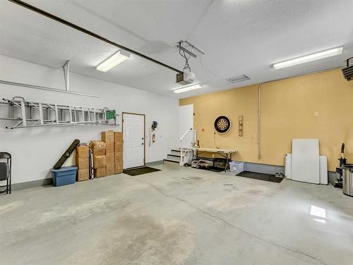 232 Ross Glen Road Se, Medicine Hat, AB - Indoor Photo Showing Garage