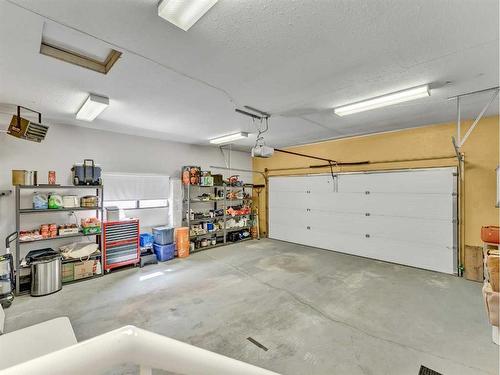 232 Ross Glen Road Se, Medicine Hat, AB - Indoor Photo Showing Garage