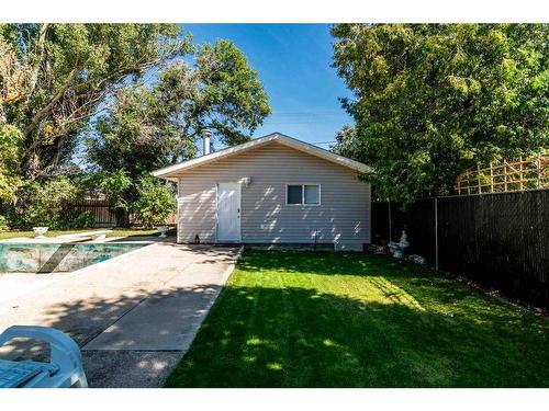 961 Bassett Crescent Nw, Medicine Hat, AB - Outdoor