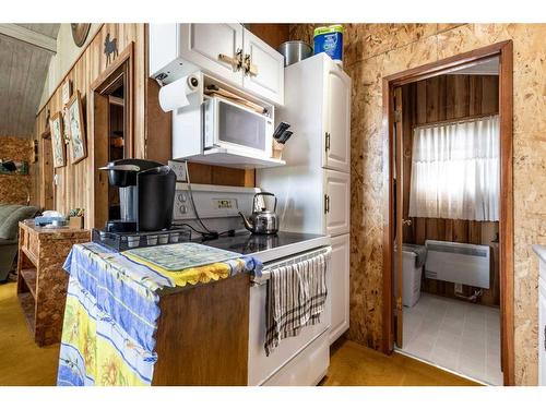 605 3 Street, Rural Cypress County, AB - Indoor Photo Showing Kitchen