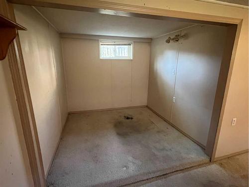 1246 Dominion Street Se, Medicine Hat, AB - Indoor Photo Showing Basement