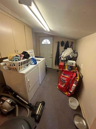 1246 Dominion Street Se, Medicine Hat, AB - Indoor Photo Showing Other Room