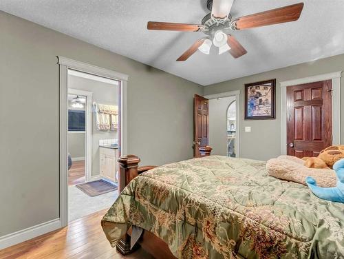 770 Eagle Ridge Drive, Dunmore, AB - Indoor Photo Showing Bedroom