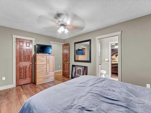 770 Eagle Ridge Drive, Dunmore, AB - Indoor Photo Showing Bedroom